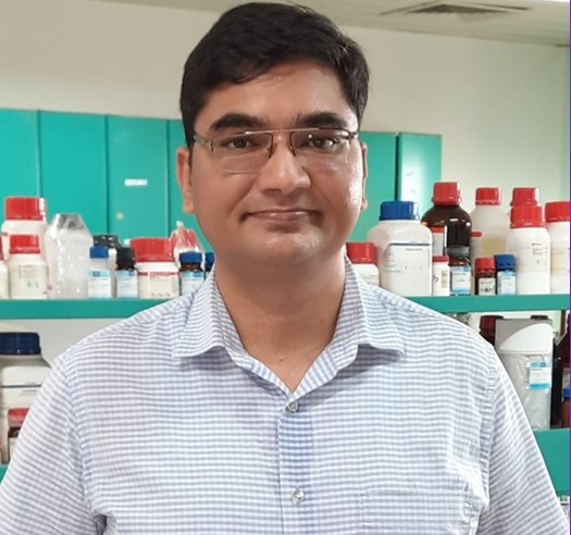 Dr. Tejender S Thakur